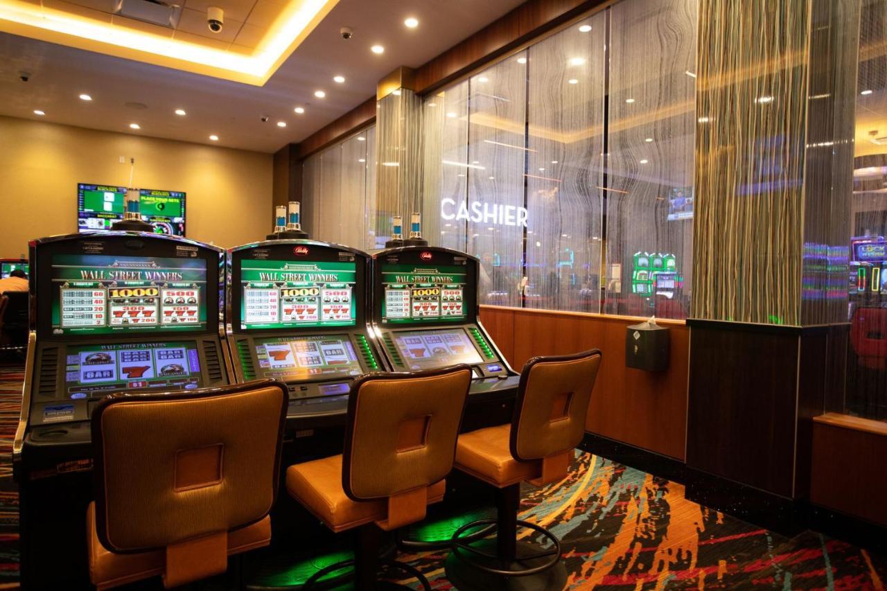 Jake'S 58 Casino Hotel - Adults Only Islandia Екстериор снимка
